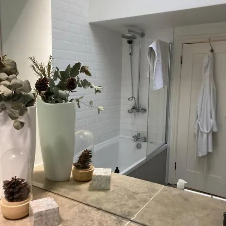 Fashionable & Homey 2bd Flat - Ranelagh Dublin